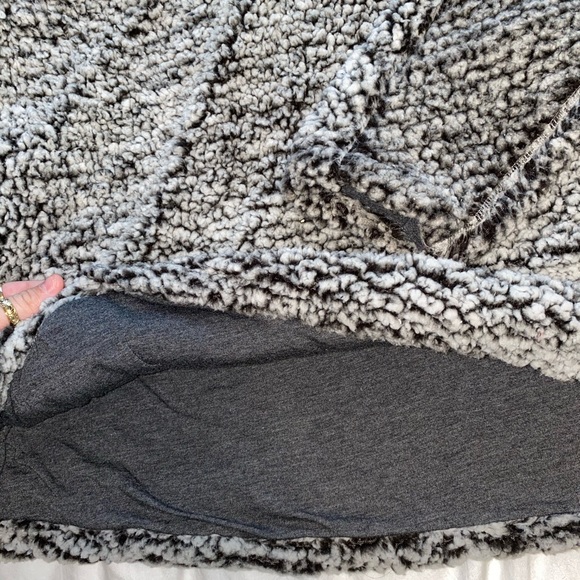 Thread & Supply Sherpa (LAZY SUNDAY PULLOVER) - Picture 3 of 6